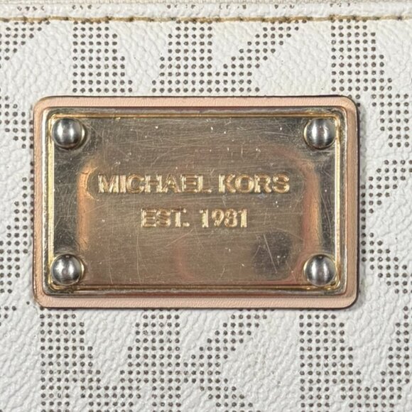 Michael Kors Vanilla Signature Logo Zip-Around Wallet - Picture 2 of 14